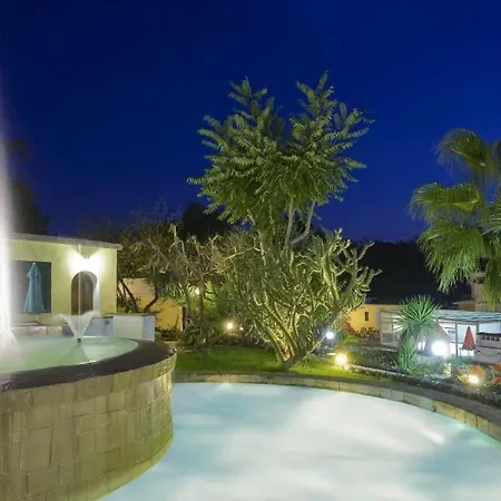 Hibiscus Szálloda 3*